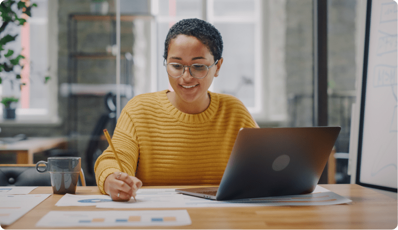 woman working on laptop